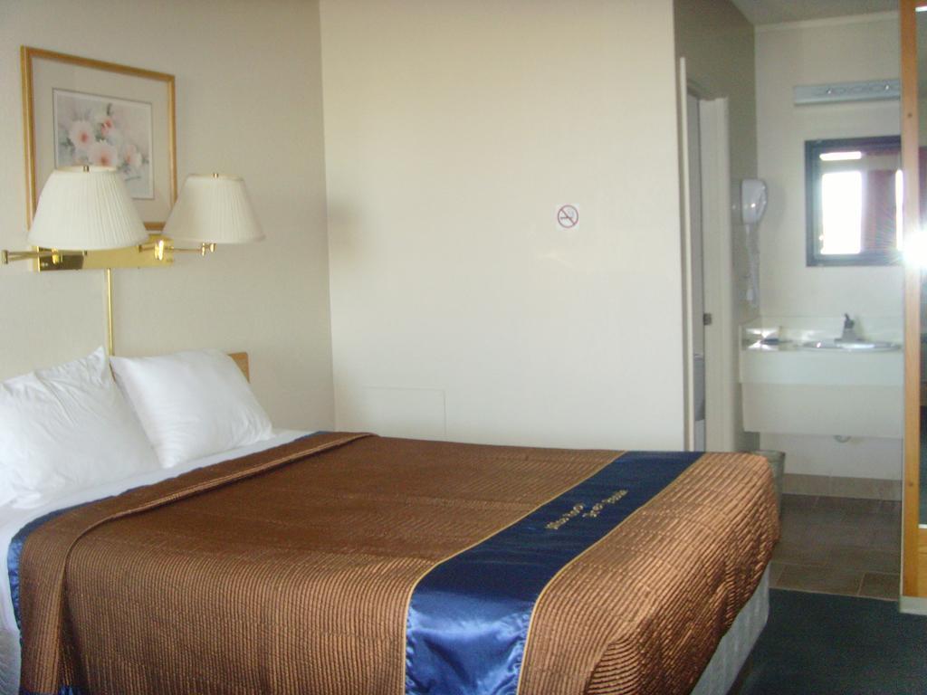 Skyview Swift Current Hotell Exteriör bild