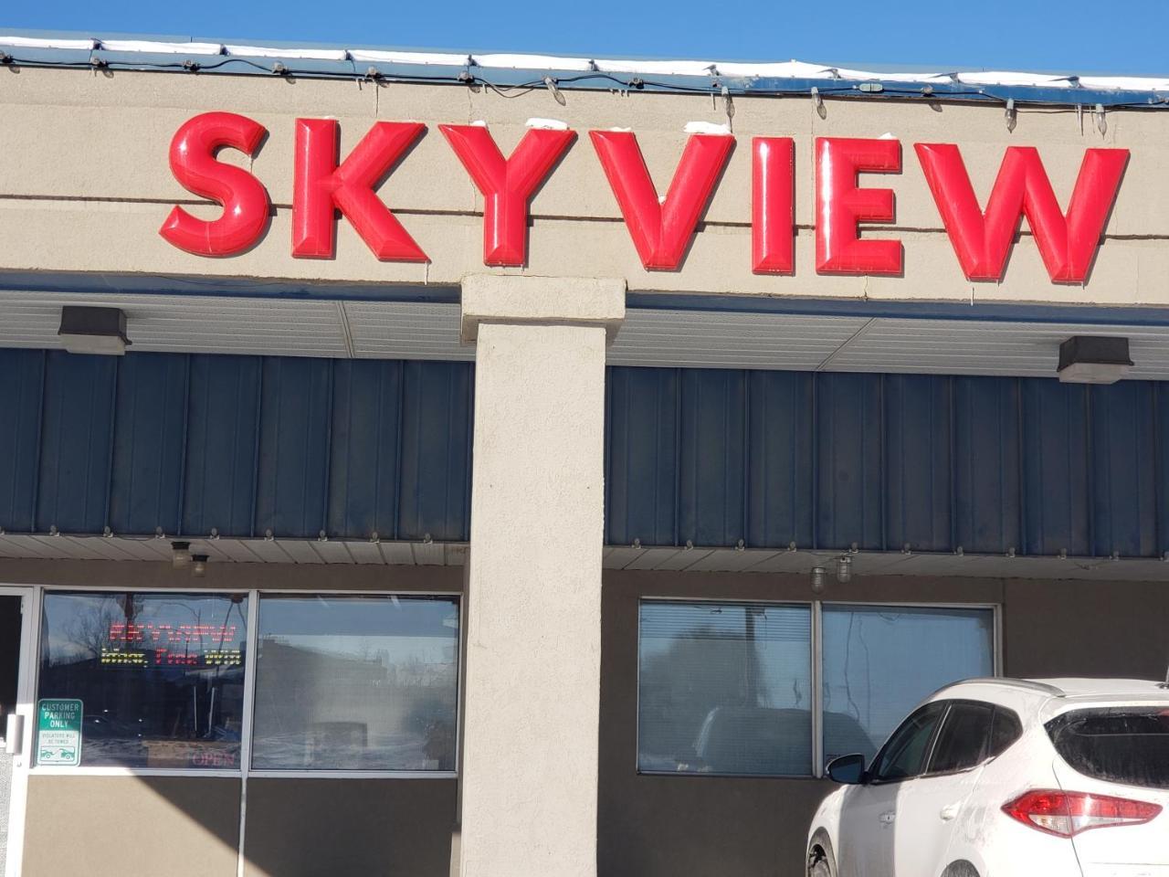 Skyview Swift Current Hotell Exteriör bild